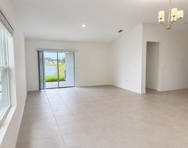 2717 Raindrop Run Street - Photo Thumbnail 4