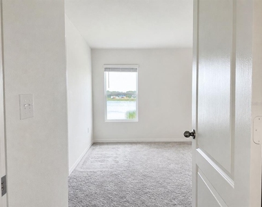 2717 Raindrop Run Street - Photo Thumbnail 16