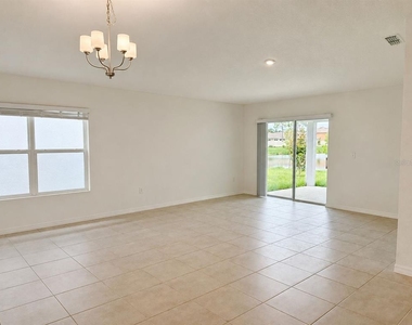 2717 Raindrop Run Street - Photo Thumbnail 5