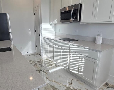 5560 Morant Bay Path - Photo Thumbnail 6
