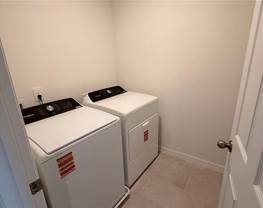 16346 Bird Of Paradise Avenue - Photo Thumbnail 21