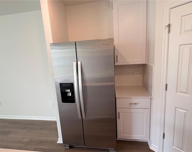 16346 Bird Of Paradise Avenue - Photo Thumbnail 4
