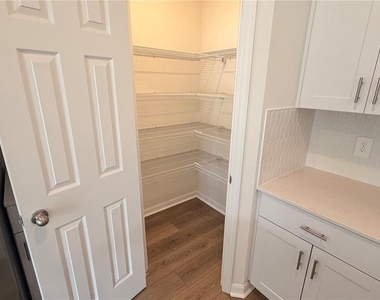16346 Bird Of Paradise Avenue - Photo Thumbnail 7