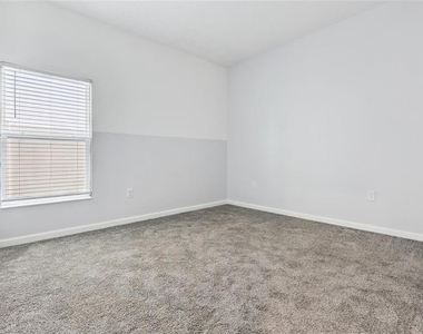 781 Taurus Lane - Photo Thumbnail 17