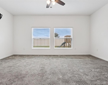 781 Taurus Lane - Photo Thumbnail 10