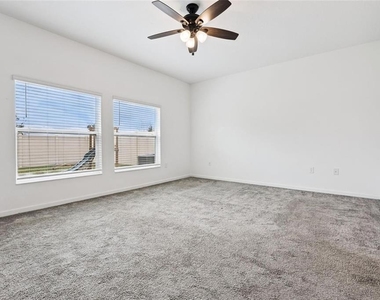 781 Taurus Lane - Photo Thumbnail 11