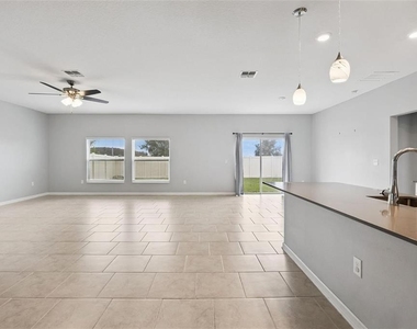 781 Taurus Lane - Photo Thumbnail 5