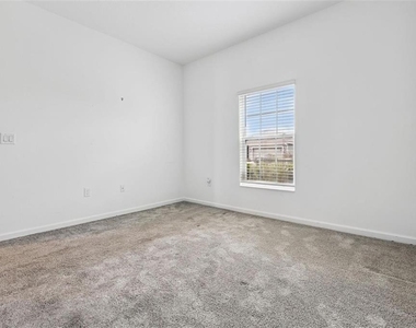 781 Taurus Lane - Photo Thumbnail 19