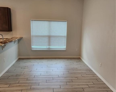 1108 Constantine Street - Photo Thumbnail 6