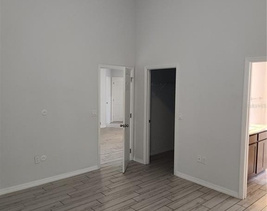 1108 Constantine Street - Photo Thumbnail 8