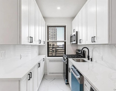 98-76 Queens Boulevard - Photo Thumbnail 5