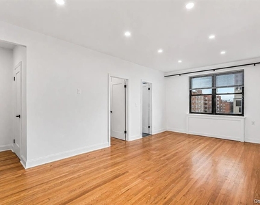 98-76 Queens Boulevard - Photo Thumbnail 2