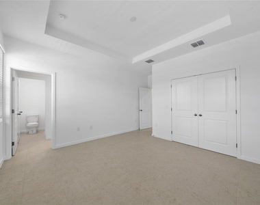 2408 Celebration Boulevard - Photo Thumbnail 15