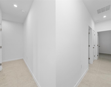 2408 Celebration Boulevard - Photo Thumbnail 13