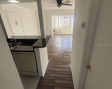 3824 N Lake Drive - Photo Thumbnail 4