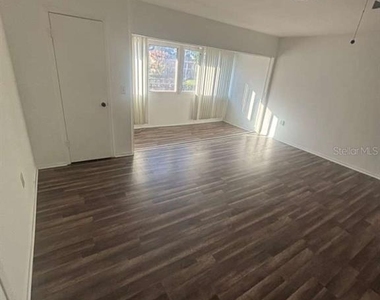 3824 N Lake Drive - Photo Thumbnail 2