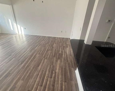 3824 N Lake Drive - Photo Thumbnail 3