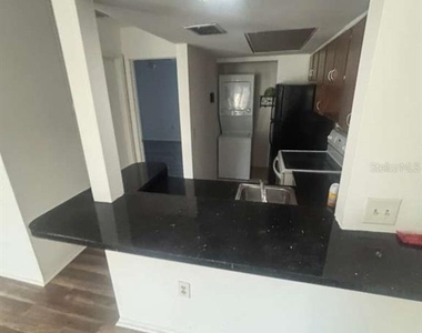 3824 N Lake Drive - Photo Thumbnail 5