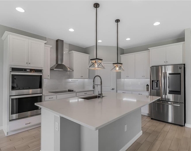 30053 Island Club Drive - Photo Thumbnail 4