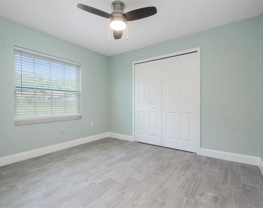 1184 Woodman Way - Photo Thumbnail 14