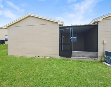 1184 Woodman Way - Photo Thumbnail 18