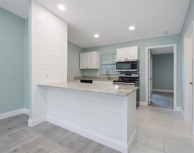 1184 Woodman Way - Photo Thumbnail 4