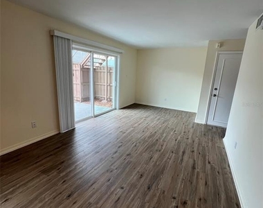 524 Georgetown Drive - Photo Thumbnail 13