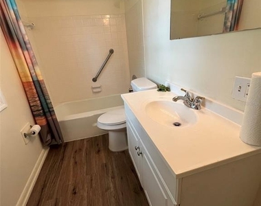 524 Georgetown Drive - Photo Thumbnail 16