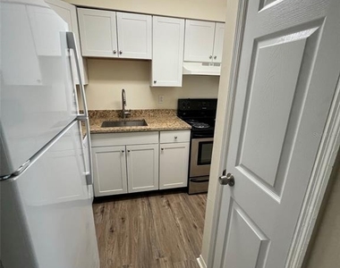 524 Georgetown Drive - Photo Thumbnail 15