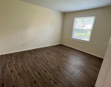 524 Georgetown Drive - Photo Thumbnail 14