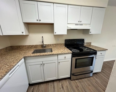524 Georgetown Drive - Photo Thumbnail 9