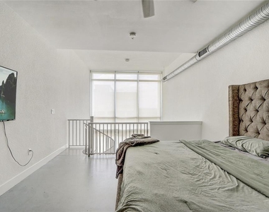150 E Robinson Street - Photo Thumbnail 5