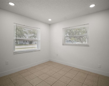 14884 Sw 35th Circle - Photo Thumbnail 16