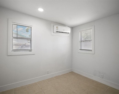 14884 Sw 35th Circle - Photo Thumbnail 12