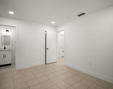 14884 Sw 35th Circle - Photo Thumbnail 14