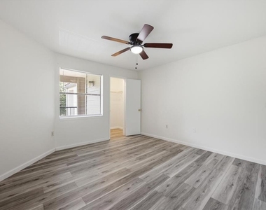 3032 Parkway Boulevard - Photo Thumbnail 3
