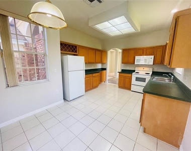 1738 Golfview Drive - Photo Thumbnail 6