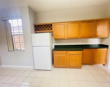 1738 Golfview Drive - Photo Thumbnail 8