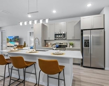 8925 77th Terrace E - Photo Thumbnail 18