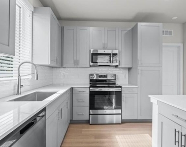 8925 77th Terrace E - Photo Thumbnail 20