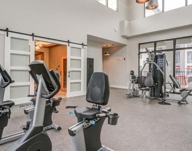 8925 77th Terrace E - Photo Thumbnail 11