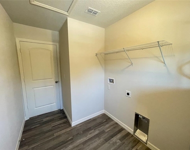 1630 Tench Court - Photo Thumbnail 16