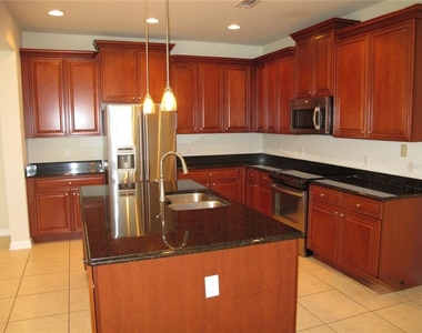 7844 Brofield Avenue - Photo Thumbnail 4