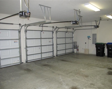 7844 Brofield Avenue - Photo Thumbnail 18