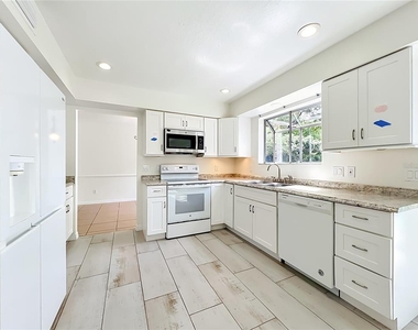 650 Whittingham Place - Photo Thumbnail 20