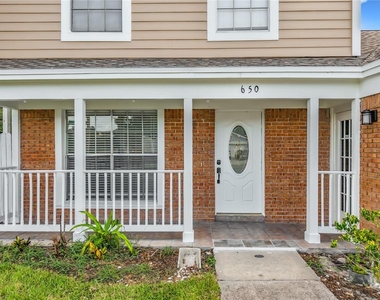 650 Whittingham Place - Photo Thumbnail 4