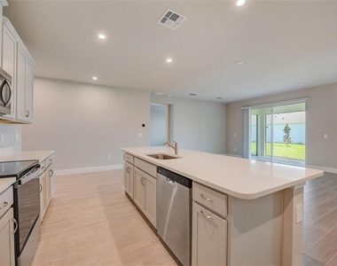 5324 123rd Avenue - Photo Thumbnail 8