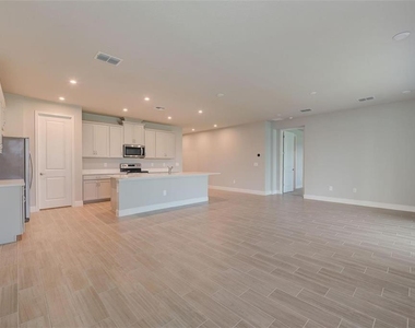 5324 123rd Avenue - Photo Thumbnail 3