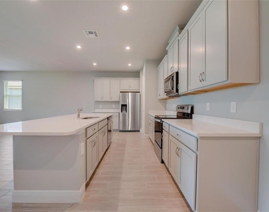 5324 123rd Avenue - Photo Thumbnail 6