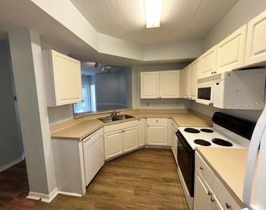 5554 Metrowest Boulevard - Photo Thumbnail 10